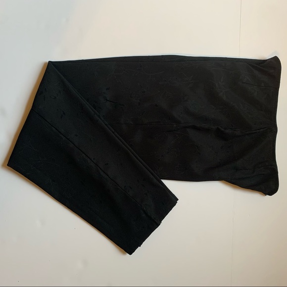 Women’s Black floral Dress Work Pants. Cropped 8 - Picture 4 of 5